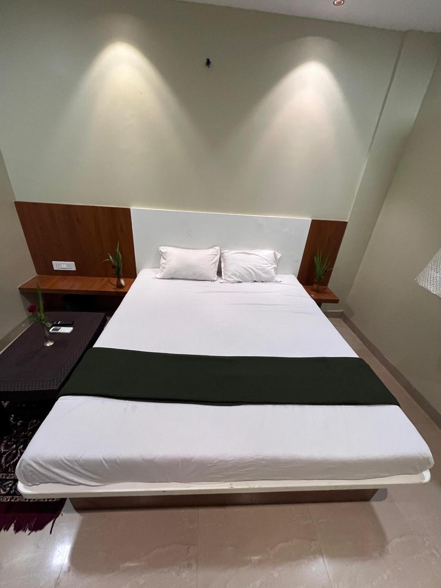 Hotel Sun Lodging Bhiwandi Dış mekan fotoğraf