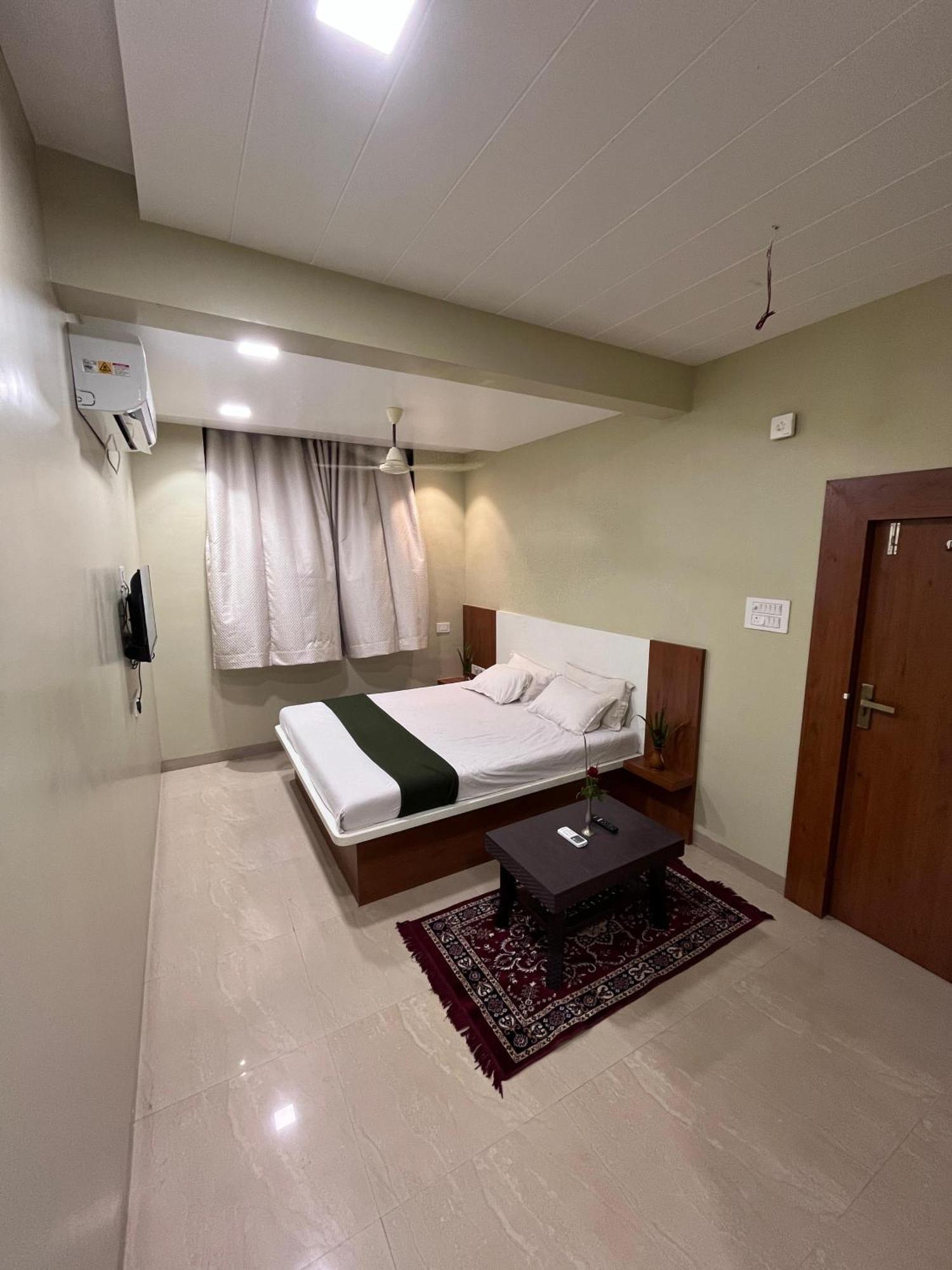 Hotel Sun Lodging Bhiwandi Dış mekan fotoğraf